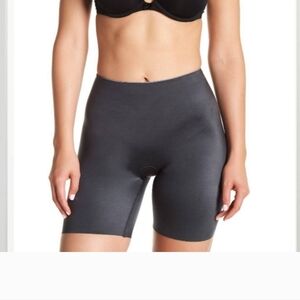 SPANX Simplicity Mid Thigh Shorts - Grey